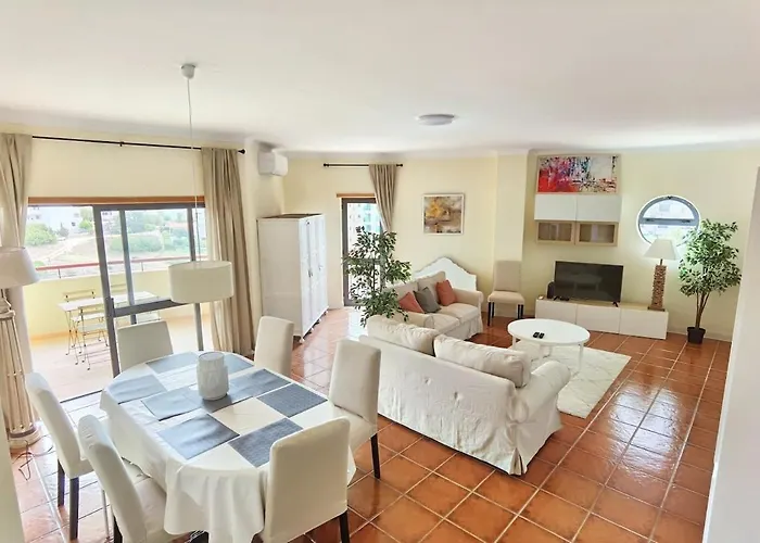 Lagos Beach Apartment For 8