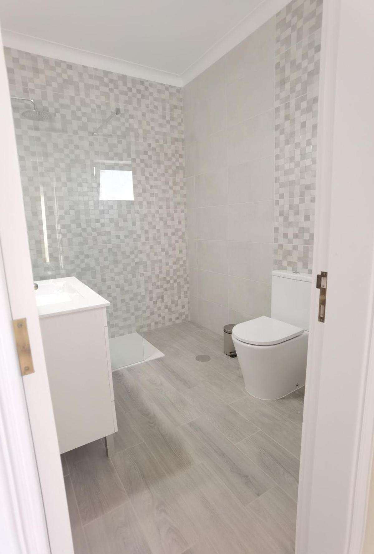 Apartment For 8 Lagos